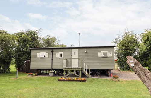 Louth Cottage | NATURE'S NOOK, romantic, character holiday cottage in Louth