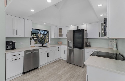 Fort Myers Beach House | Nature View Island Manor