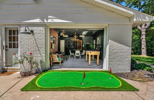 Inglefield House | Nature’s Retreat with Game Room | Hot Tub | Sauna