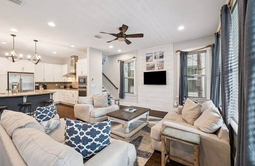 Santa Rosa Beach House | NatureWalk Retreat~ 4 BD, Golf Cart, Bikes, Heated Pool