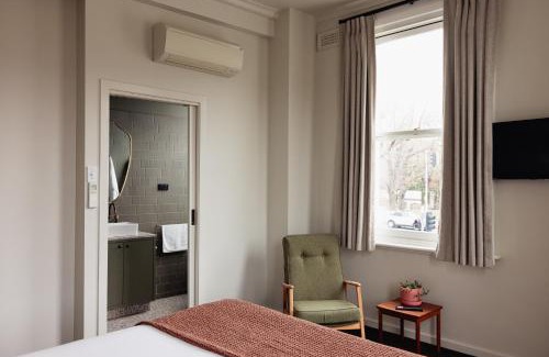 Parkville Hotel | Naughtons Hotel