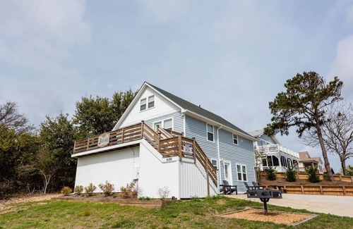 Colington Apartment | Nauti Beaches 2 KING Bedroom Apt located in KDH - MP7, sleeps 4