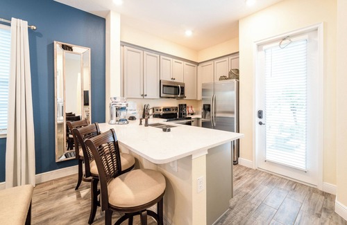 West Kissimmee Cottage | Nautical Cottage with Private Hot Tub near Disney with Margaritaville Resort &.