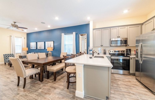 West Kissimmee Cottage | Nautical Cottage with Private Hot Tub near Disney with Margaritaville Resort &.