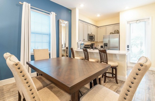 West Kissimmee Cottage | Nautical Cottage with Private Hot Tub near Disney with Margaritaville Resort &.
