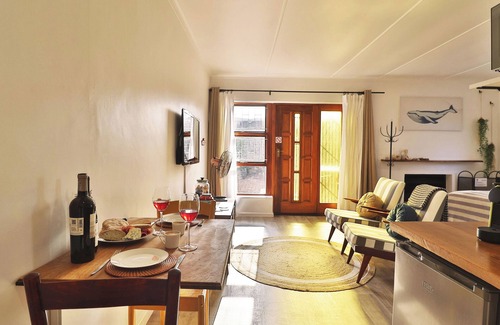Hermanus Apartment | Nautical @ Salt Shore Studios, luxury mountain facing studio apartment
