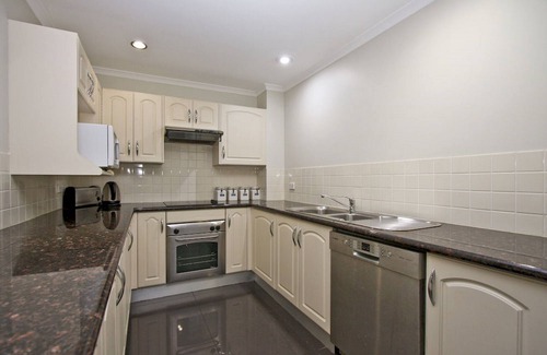 Newcastle Hotel | Nautilos Apartments