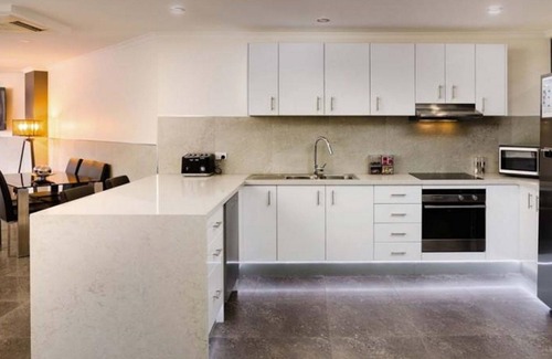 Newcastle Hotel | Nautilos Apartments