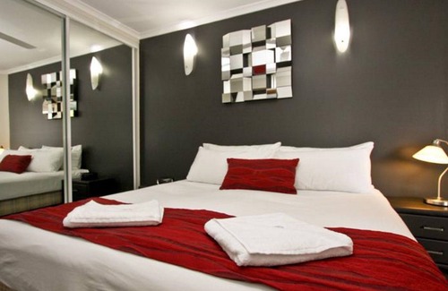 Newcastle Hotel | Nautilos Apartments