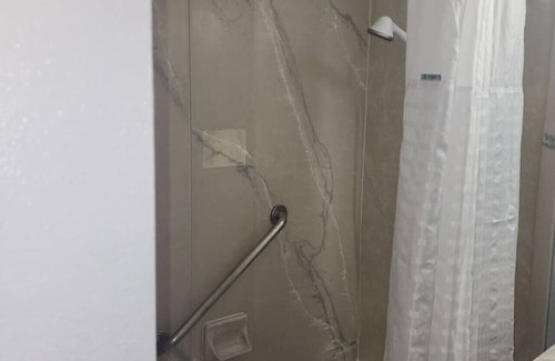 West Hills Apartment | Naval Suites - Room 230