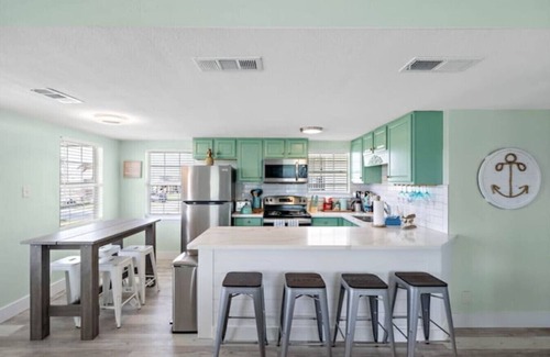 Galveston House | Navarro - Coconut Cottage
