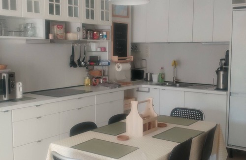 Roses Town Center Apartment | Navicmar 3. Sunny centric apartment, 5 minutes' walk from the beach. Parking