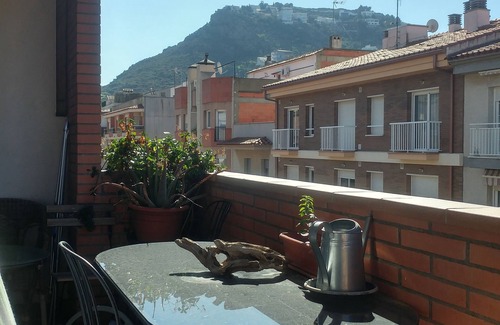 Roses Town Center Apartment | Navicmar 3. Sunny centric apartment, 5 minutes' walk from the beach. Parking