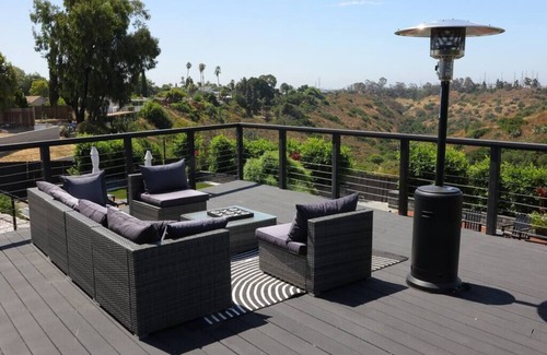 Serra Mesa House | Navigate Stays Unforgettable Retreat w/ Mini-Golf