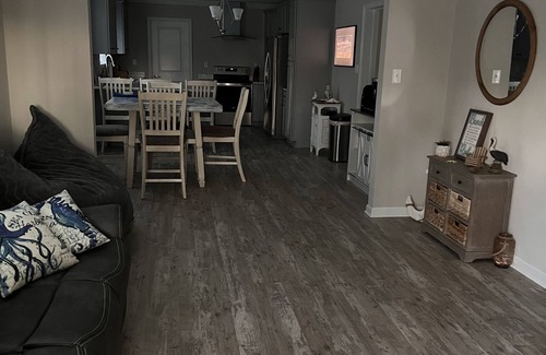 Southport House | Navigation Blue - Beach Escapen3 bedroom 2 bath private home