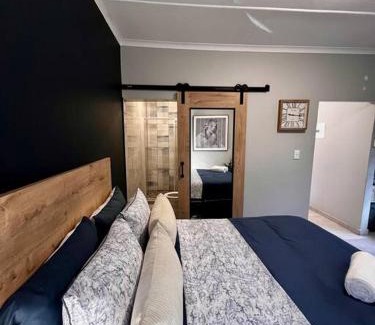 Germiston Apartment | Navy Pearls