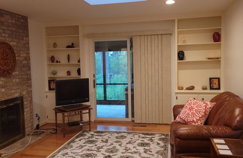 Pittsford House | Nazereth, Saint John Fisher and Schoen Place nearby.nWeek/month discounts.