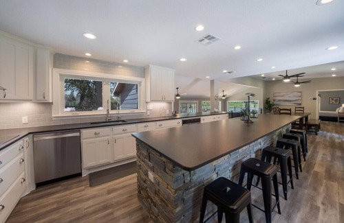 New Braunfels House | NB Lakefront Getaway*Luxury on Lake Dunlap