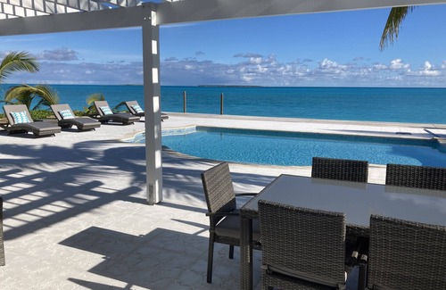 Tar Bay House | nBEAUTIFUL BEACH HOUSE ON TAR BAY HEATED POOL , HOT TUB , BAR & GRILL