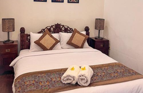 Solo City Centre Villa | Ndalem Srigading Villa Solo Entire Villa
