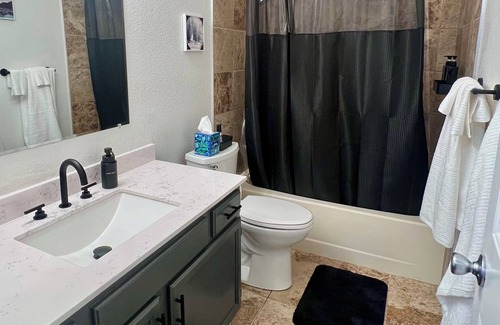 Abbott Loop House | Dog friendly stay in south Anchorage