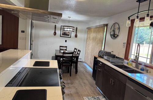 Mendenhall Valley House | EAGLE Meadow Comfy Home in Juneau Valley