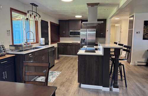 Mendenhall Valley House | EAGLE Meadow Comfy Home in Juneau Valley