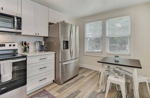 Fairfax House | Near 5 Historic points | Hospital,shops,River