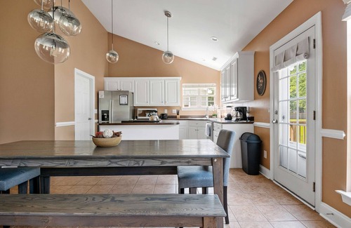 North Charleston House | Near Airport-20 Min to Downtown- Chucktown Retreat