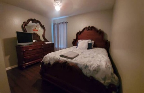 Dallas House | Near AT&T Stad., Globe Life, 6Flags, 4BDRM!