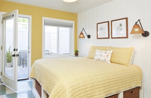 Holland Cottage | Near Beach, Upscale, Heated Pool, Free Golf and Wifi