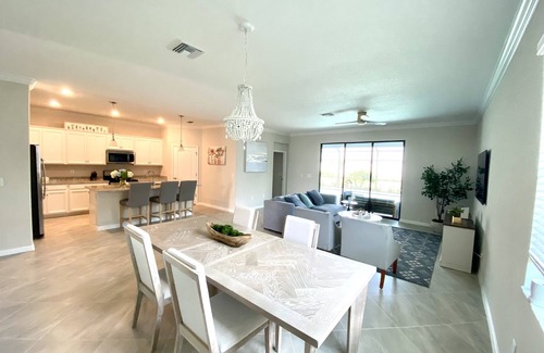 Biggar House | Near Beaches. Community Amenities have pool, restaurants and bars.