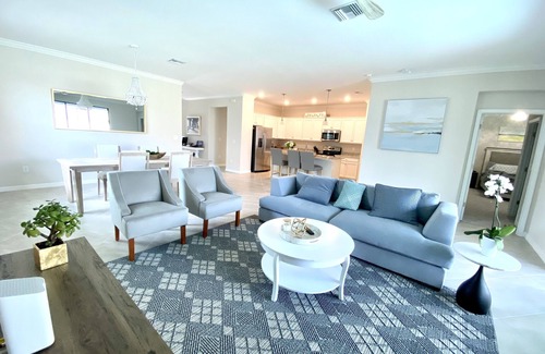 Biggar House | Near Beaches. Community Amenities have pool, restaurants and bars.