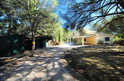 Porches Villa | Near Beaches,Golf Courses,WaterParks,Heated Pool,Easy access to Motorway .