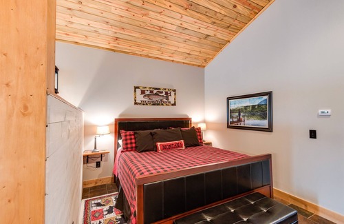 Toston House | Near Bozeman~ Modern Rustic Retreat~Private Guest House~on the Missouri River