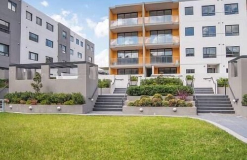 Bonnyrigg Apartment | Near by Shops Golf Club 3bed home at Bonnyrigg AC Wifi