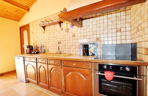 Rivesaltes Villa | Near Château de Salses and beach, swimming pool, equipped kitchen and Wi-Fi