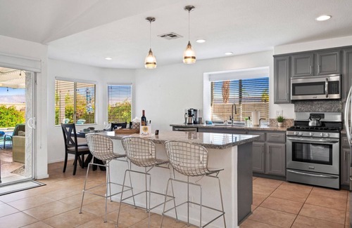 Indian Wells House | Near Coachella Private Home | Walk to Tennis Gardens | Pool & Spa Paradise | Ideal for Entertainment