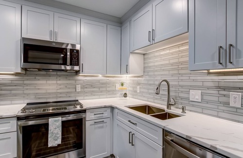 Hitch Village - Fred Wessels Homes Apartment | Near Crawford Historic Square, Heated Pool Access