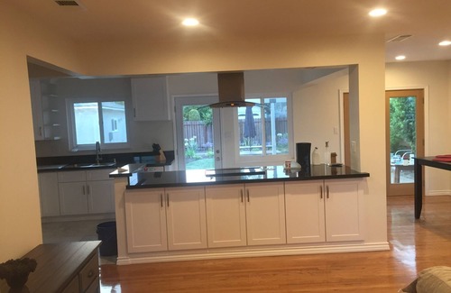 Los Altos House | Near CSULB, 5 miles to the beach & 9 to Disneyland