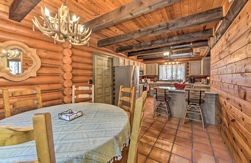 Pinetop Cottage | Near Dining, Hiking & Golf: Pinetop Log Cabin!