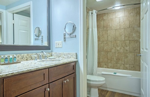Kissimmee Resort | Near Disney 2 BR Condo w/Mini Kitchen, Sleeper Sofa & Resort Pools