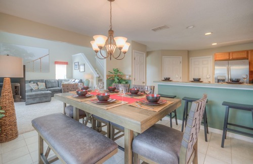 Lake Wilson Preserve House | Near Disney World, private home with swimming pool!