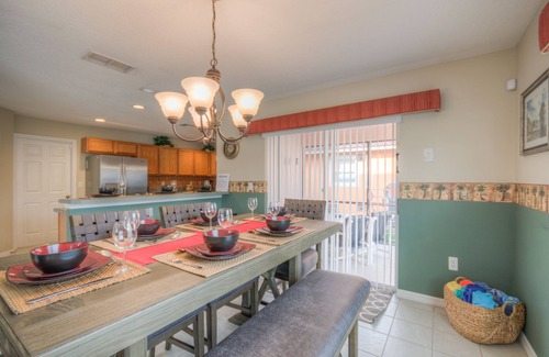 Lake Wilson Preserve House | Near Disney World, private home with swimming pool!