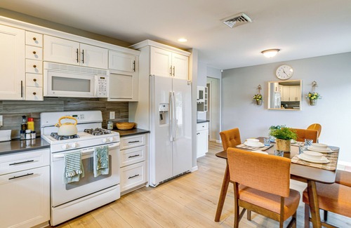 Somers Point House | Near Dog Beach: Somers Point Escape w/Large Yard!