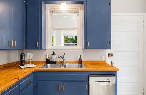 North End Apartment | Near Downtown & Best Restaurants. Central AC. Pet Friendly