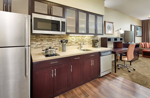 Anaheim Resort Apartment | Near Downtown Disney | Free Breakfast, Outdoor Pool! | Staybridge Suites