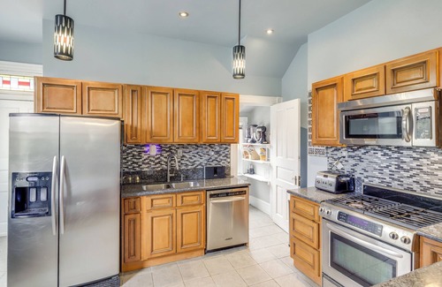 East Walnut HIlls House | Near Dtwn, Dining & Bars: Spacious Cincy Home Base