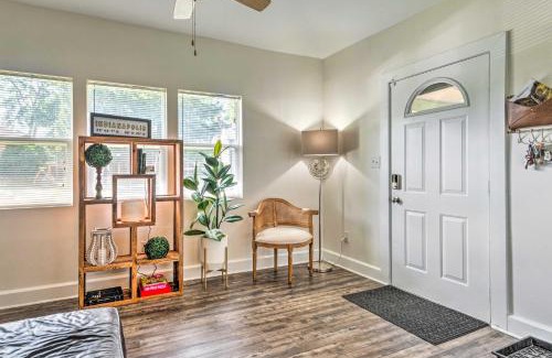 Meridian-Kessler House | Near Family Fun! Centrally Located Indy Charmer