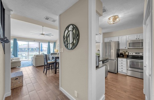 April Sound House | Near Festival! Pet Friendly 3BR Lakefront Condo with Patio Views, Swim Deck, & More!